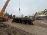 Winterthur: Lastwagen auf Baustelle umgekippt