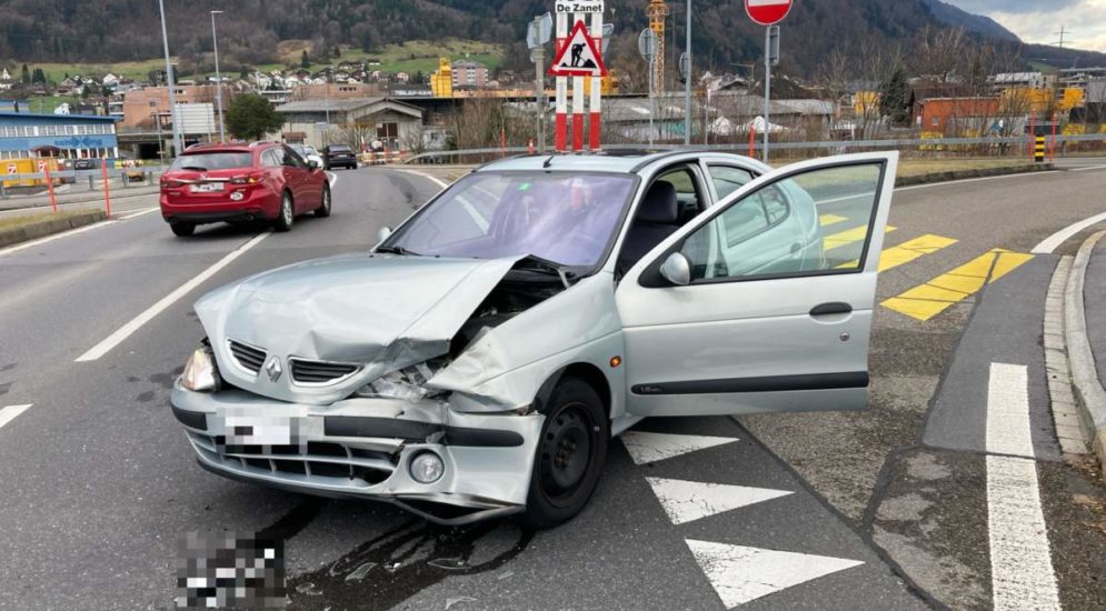 Unfall in Bilten GL: Personenwagen bei der Ausfahrt übersehen