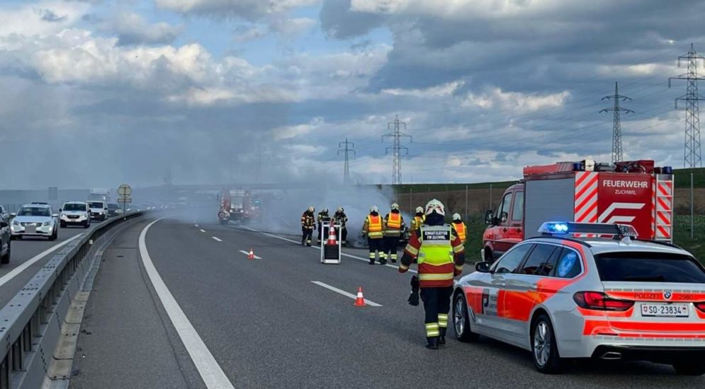 Oberbipp BE: Auto auf der A1 vollständig ausgebrannt