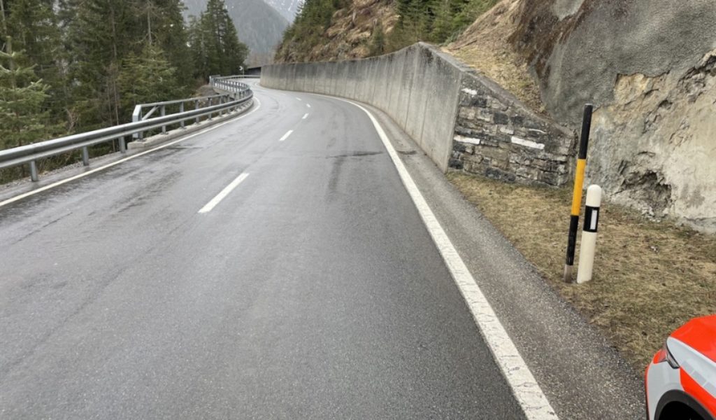 Schmitten GR: Audi-Fahrer nach Unfall abgehauen