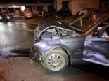 Reinach: Grosses Trümmerfeld nach Unfall von BMW-Fahrer (18)