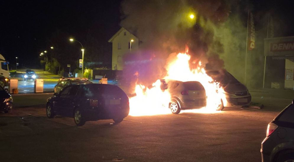 Grenchen SO: Fahrzeuge in Brand gesteckt - Totalschaden