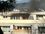 Safenwil AG: Balkonbrand in Mehrfamilienhaus