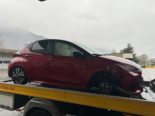 Schattdorf UR: Fahrzeug verliert bei Unfall Vorderreifen