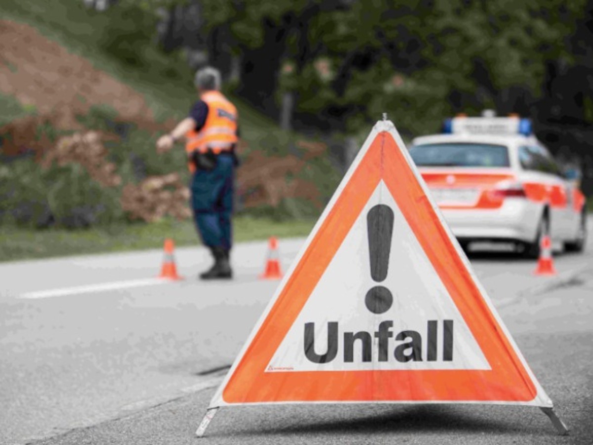 Unfall auf A4: Rechter Fahrstreifen blockiert zwischen Schwyz und Brunnen