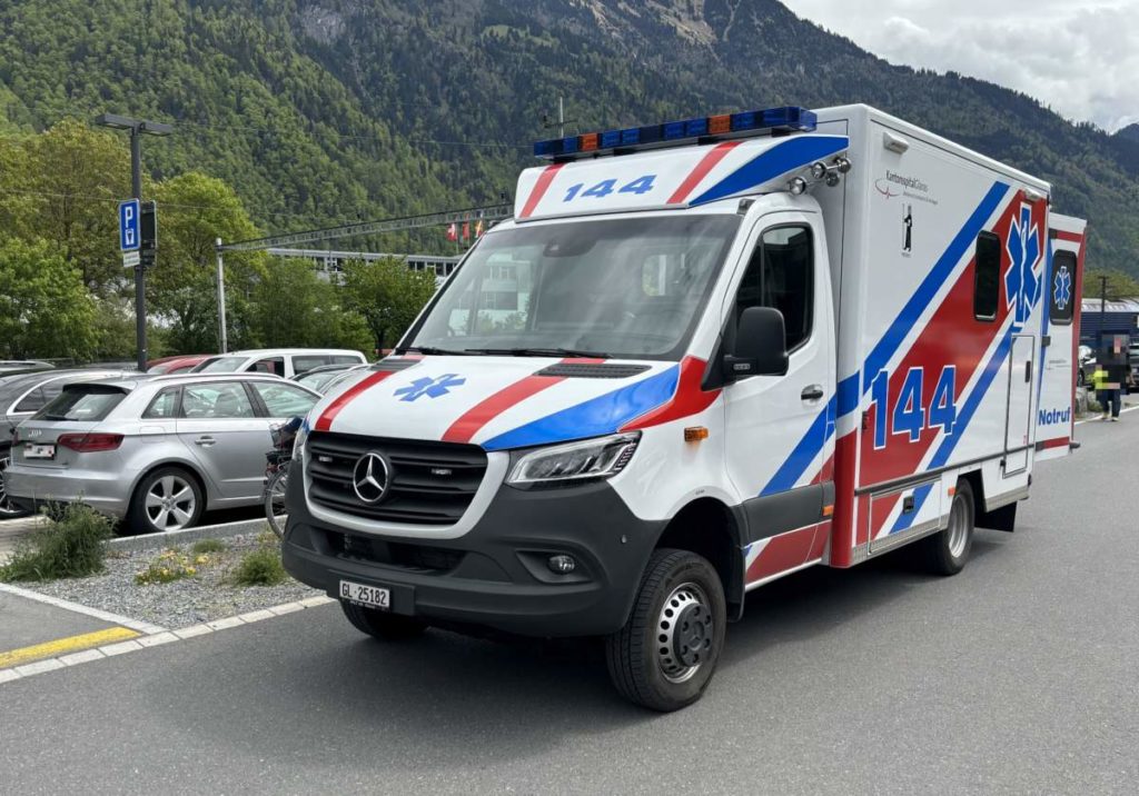 Glarus, Niederurnen GL: Unfälle mit E-Bikes fordern Verletzte