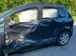 Schweizersholz TG: Lieferwagen crasht bei Unfall heftig in Auto