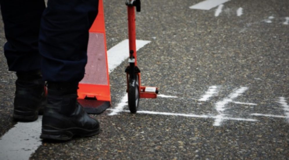Siebnen SZ: Zweiradlenker muss ausweichen und stürzt bei Unfall