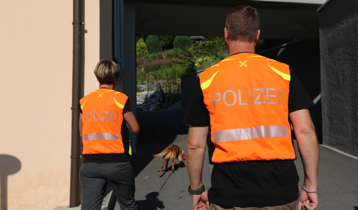 Vermisster-in-Grono-GR-Hund-sp-rt-Rentner-auf