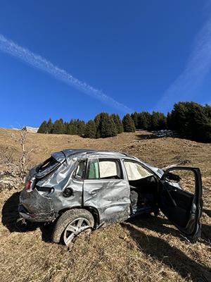 Untersch-chen-UR-PW-st-rzt-Abhang-hinab-Duo-24-23-per-REGA