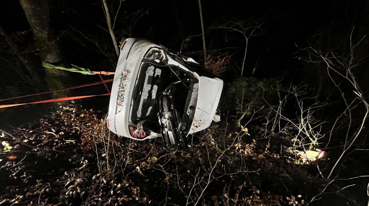 unfall-r-mlingen-bl-mit-renault-die-b-schung-abgerutscht