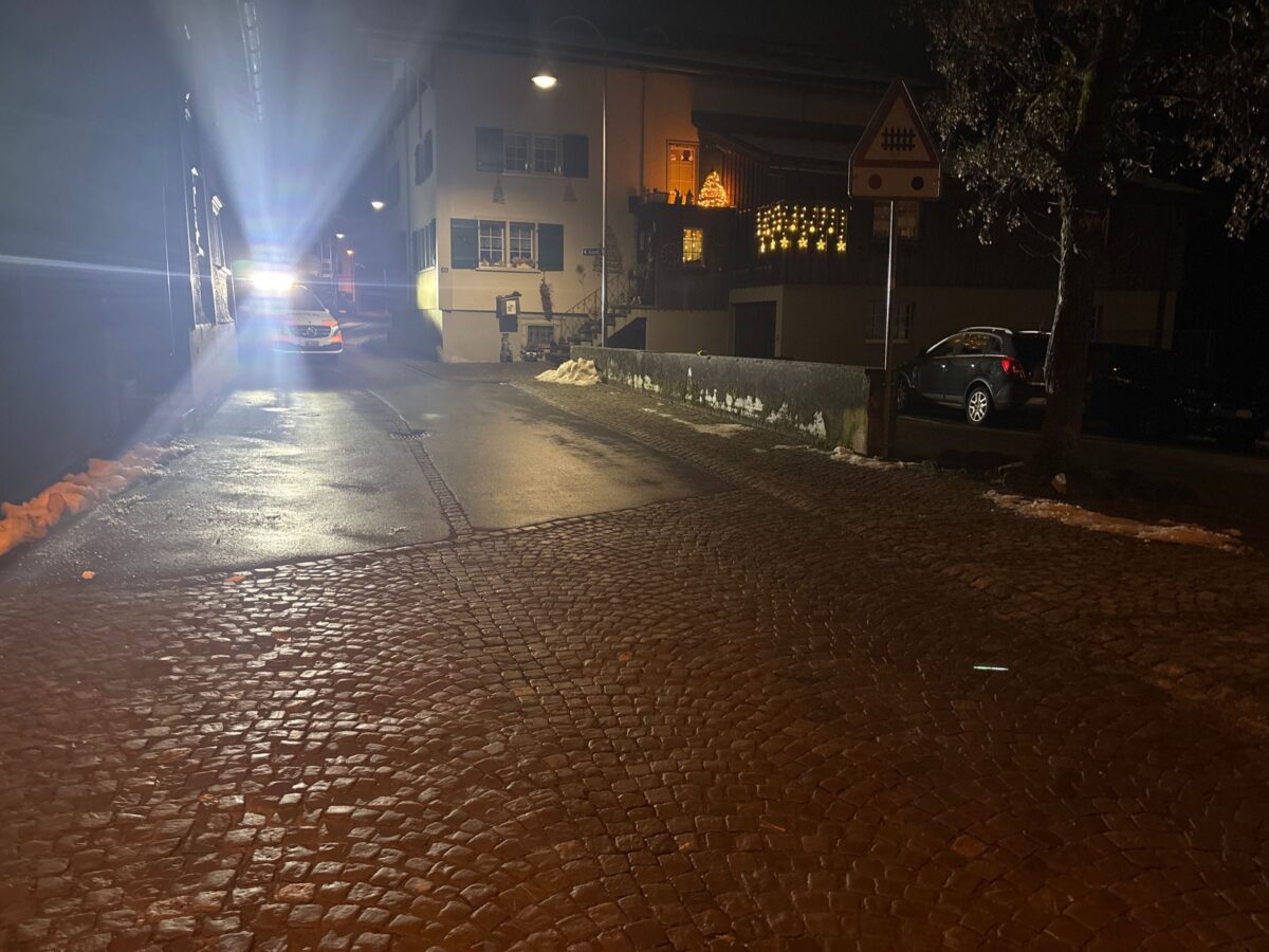 r-ti-gl-messerattacke-rega-fliegt-opfer-20-ins-spital