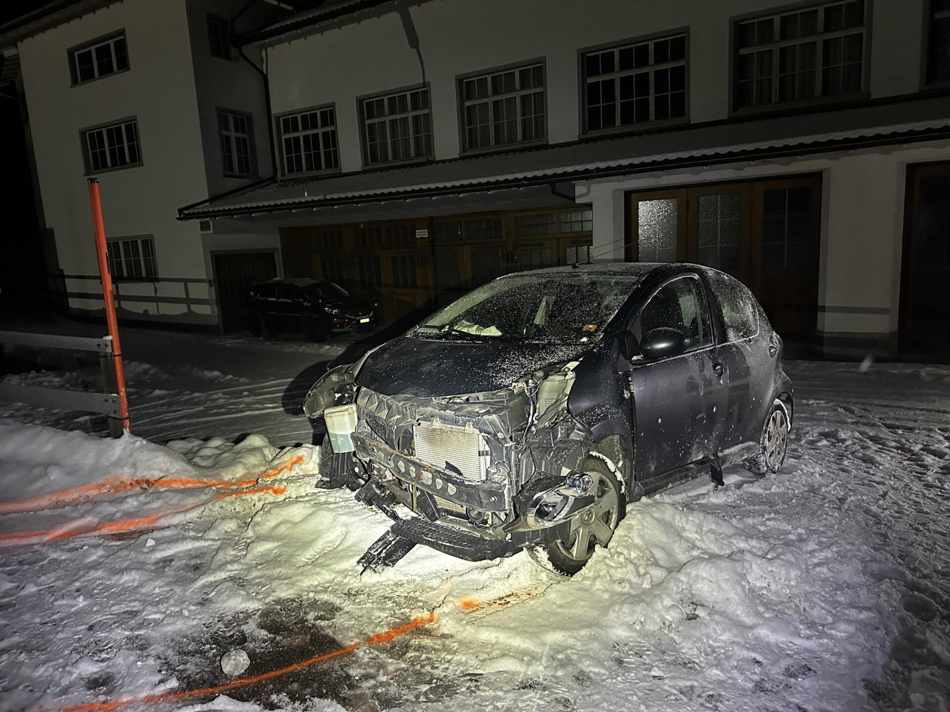 gais-ar-lenkerin-22-kracht-in-gel-nder-totalschaden