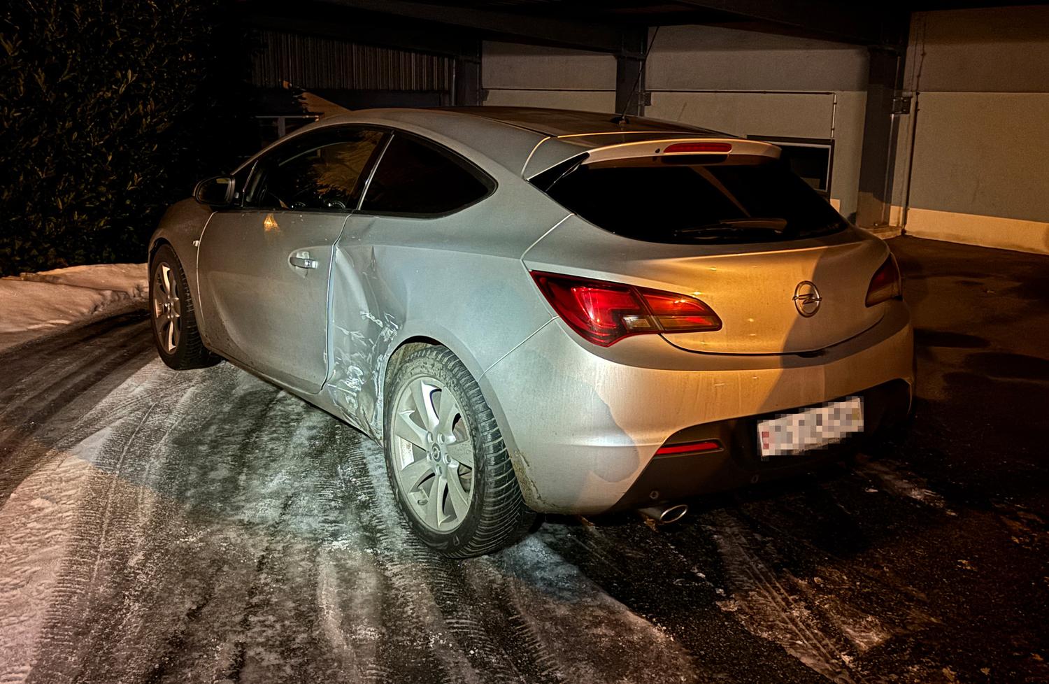 Weinfelden-TG-Promille-Unfall-im-Kreisel-hoher-Blechschaden