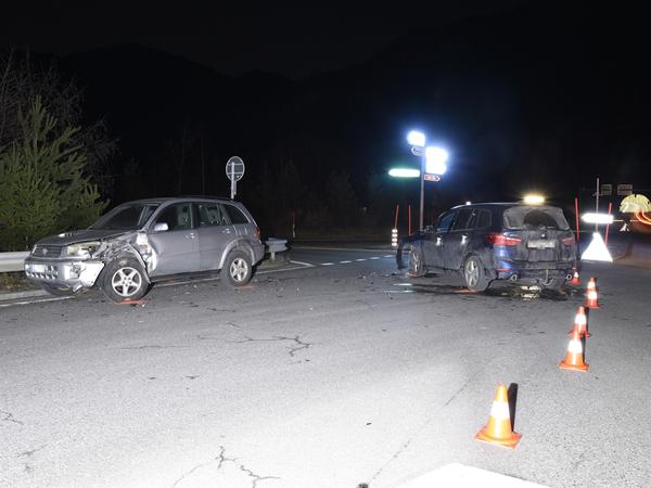 Thusis-GR-Kollision-auf-A13-Auffahrt-Lenker-im-Spital