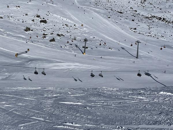 Samnaun-GR-Skifahrer-68-stirbt-bei-Ski-Unfall-Kind-gesucht