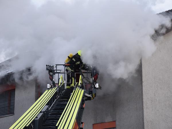 Bonaduz-GR-Lithium-Akku-l-st-Brand-aus-drei-H-user-evakuiert