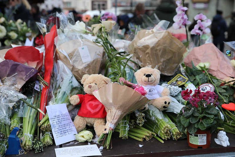 Schock-und-Trauer-Kondolenzbuch-f-r-die-Opfer-aus-Crans-Montana