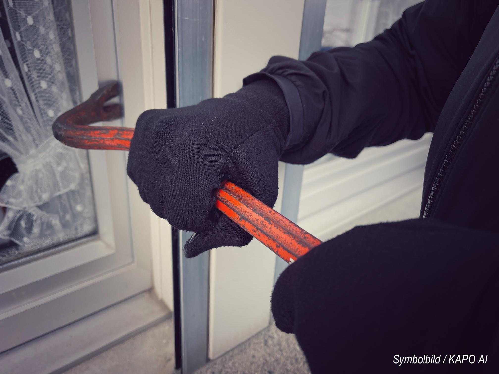 Steinegg-AI-Einbruch-Schmuck-Bargeld-f-r-Tsd-Franken-weg