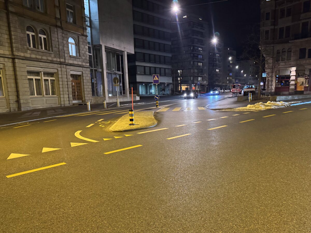 Unfall-St-Gallen-Auto-erfasst-Frau-an-L-mmlisbrunnenstr-